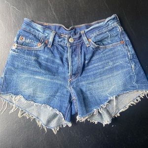 Authentic Levi’s 501 mid-high rise shorts size 24 - indigo